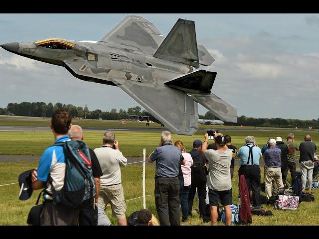 Awesome F-22 Raptor Falls/freefall from sky in full control  4K